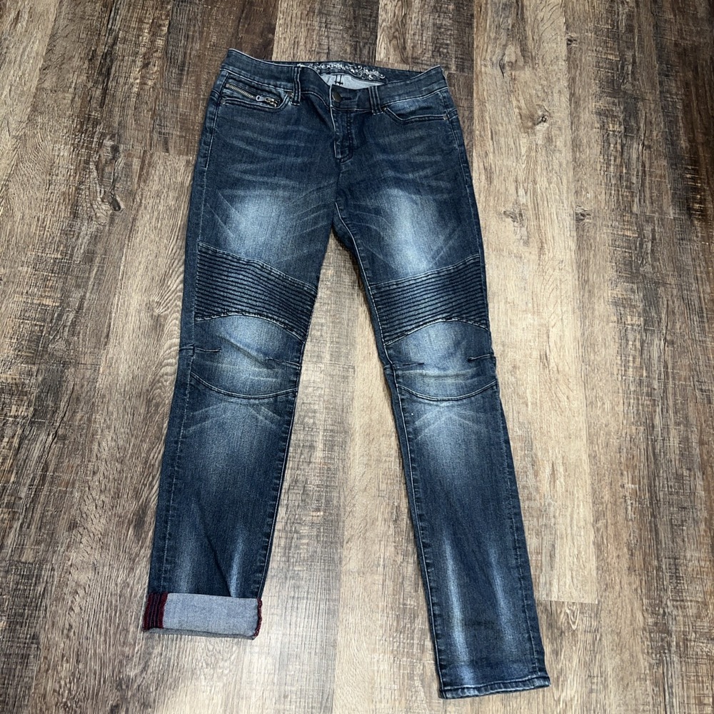 Express 10 medium wash skinny jeans zipper embellished and crazy pattern. Unique